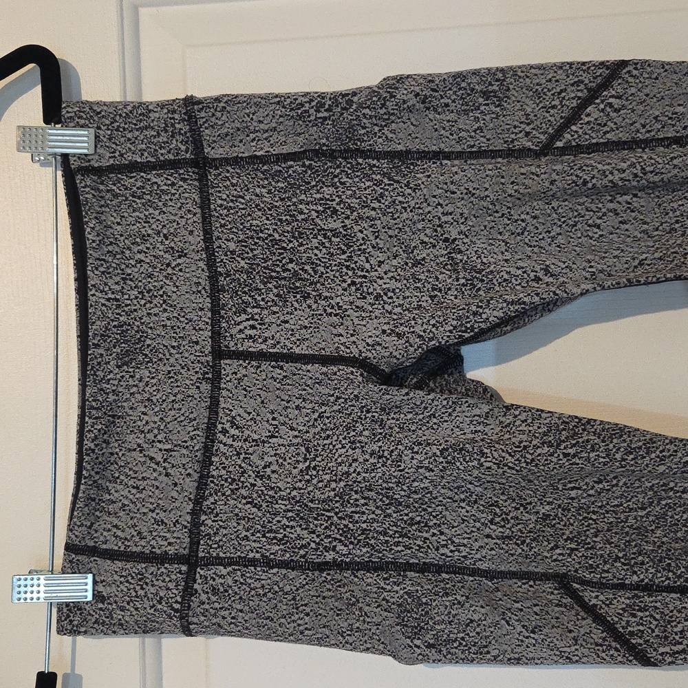 Lululemon Speed Tight V - Picture 3 of 10